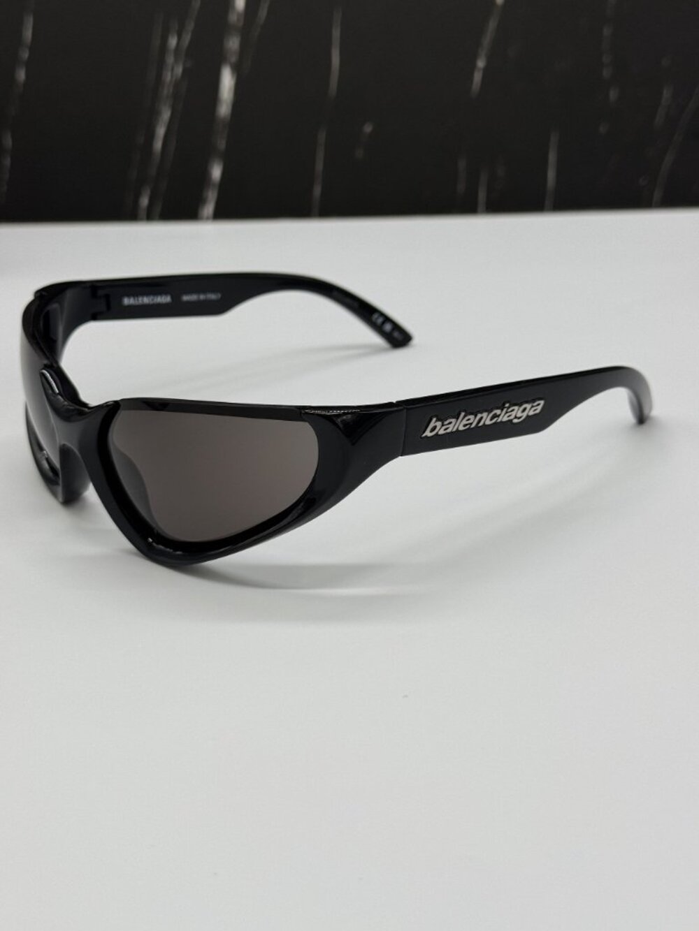 NEW BALENCIAGA BB0202S 001 BLACK OVERSIZED WOMEN SUNGLASSES BALENCIAGA EYEWEAR - Picture 6 of 12